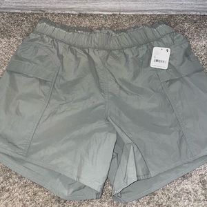 NWT Free people movement in the wild shorts